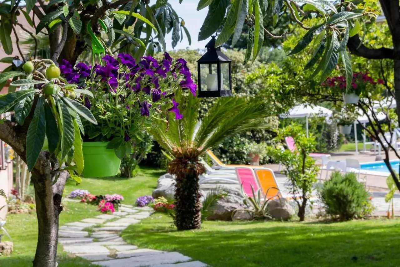 Aparthotel Loano Apartment Pool & Garden