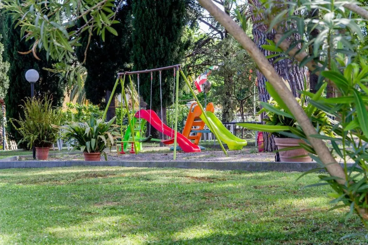 Loano Apartment Pool & Garden Italia