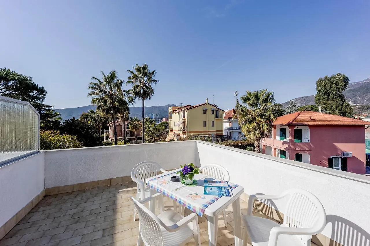 Loano Apartment Pool & Garden Aparthotel