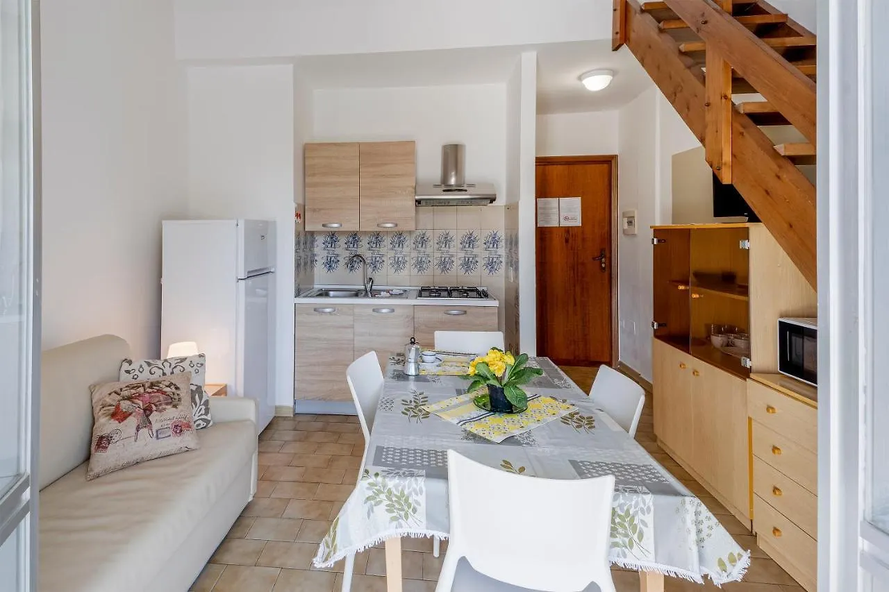 Loano Apartment Pool & Garden
