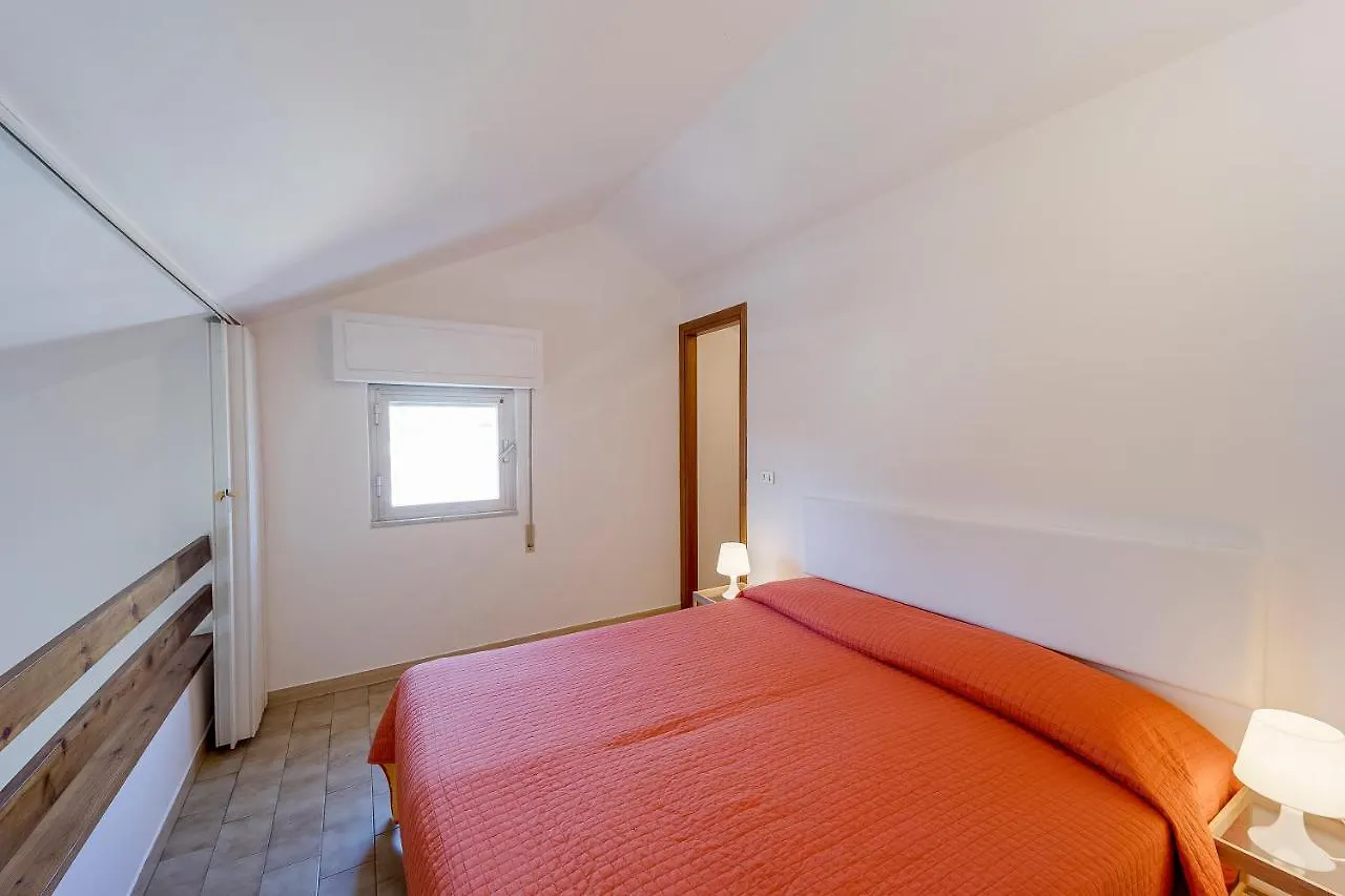 Loano Apartment Pool & Garden