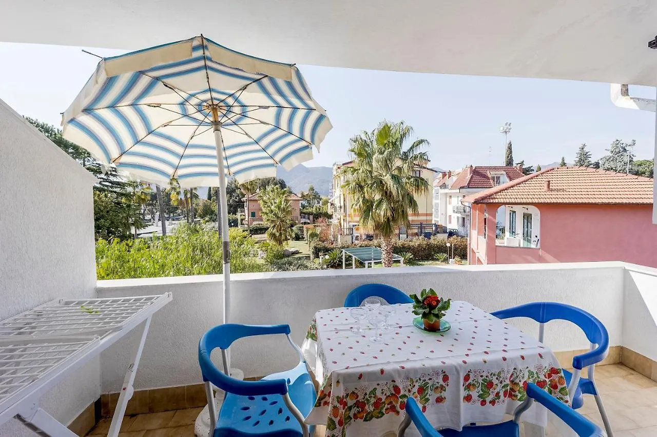 Loano Apartment Pool & Garden Aparthotel
