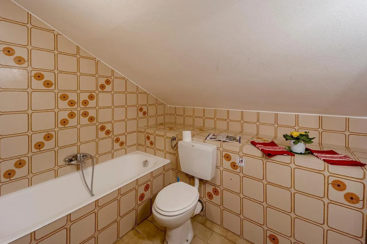 Loano Apartment Pool & Garden